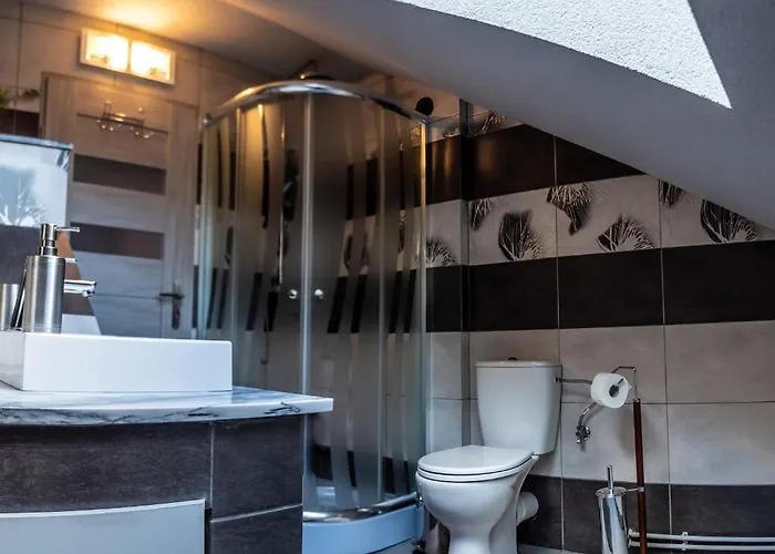 Orman Evi Tworzowka - Ekskluzywne W Gorach